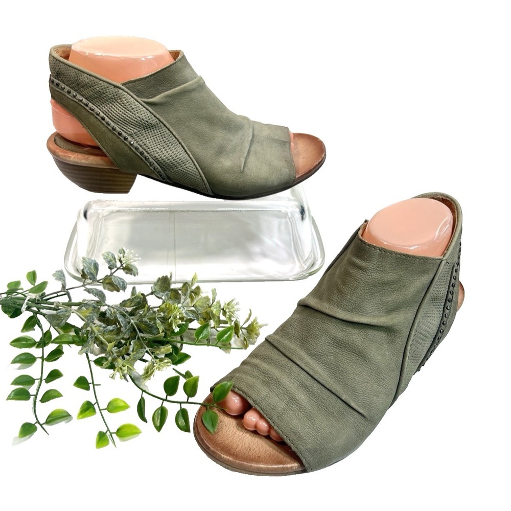 Miz Mooz Green Sandals Slouch Studded‎ Leather Low Heeled Size 39 8.5-9 US